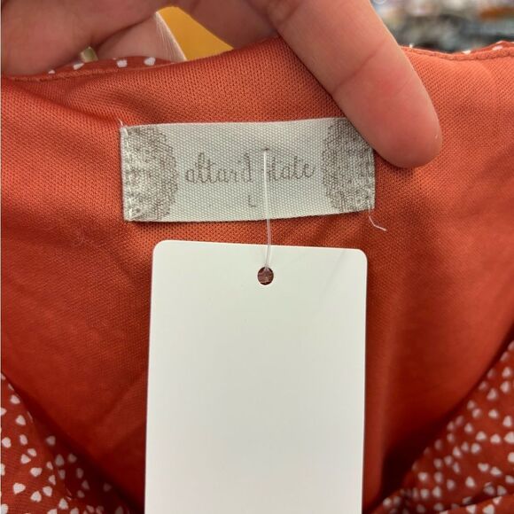 Alter'd State ladies Lg burnt orange w/ white spots crop top - Picture 5 of 7